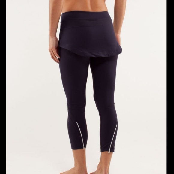 lululemon athletica Pants - Lululemon Steadfast Crop Size 6 Black Swan